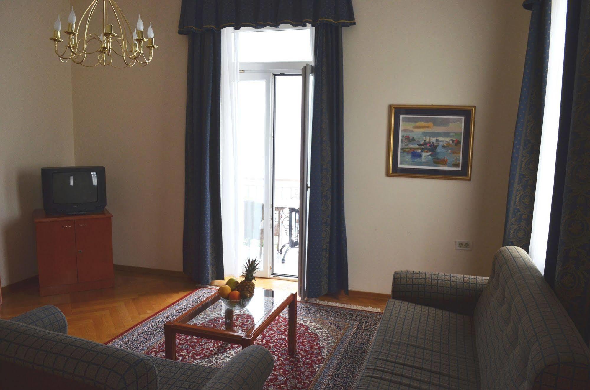 Hotel Galeb Opatija Extérieur photo