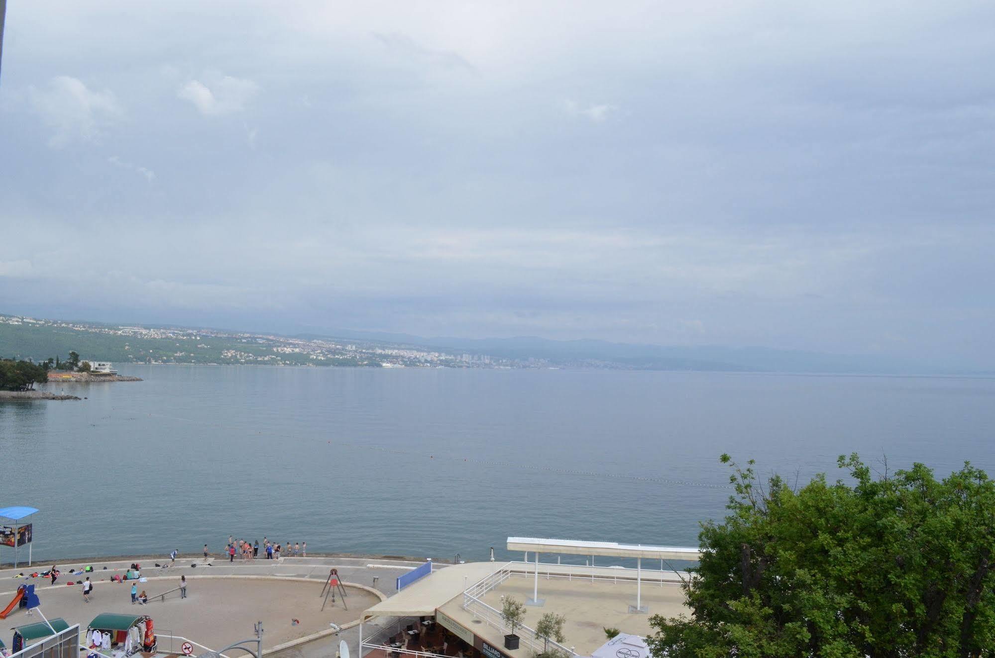 Hotel Galeb Opatija Extérieur photo