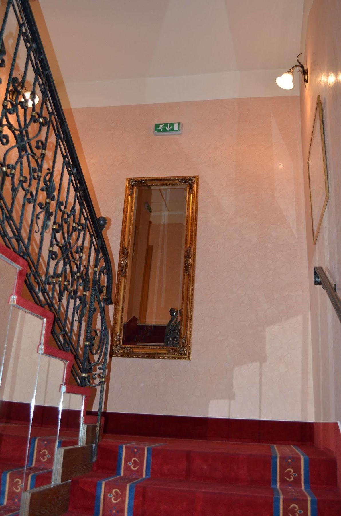 Hotel Galeb Opatija Extérieur photo